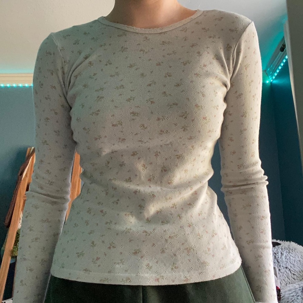 SOLD— brandy melville leah top